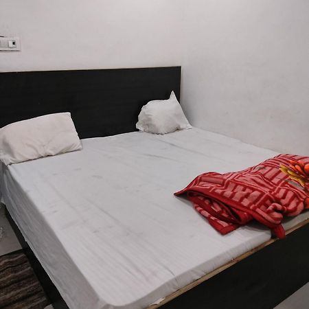 R G Sewa Sadan Hotel Mathura Eksteriør billede