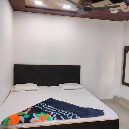 R G Sewa Sadan Hotel Mathura Eksteriør billede